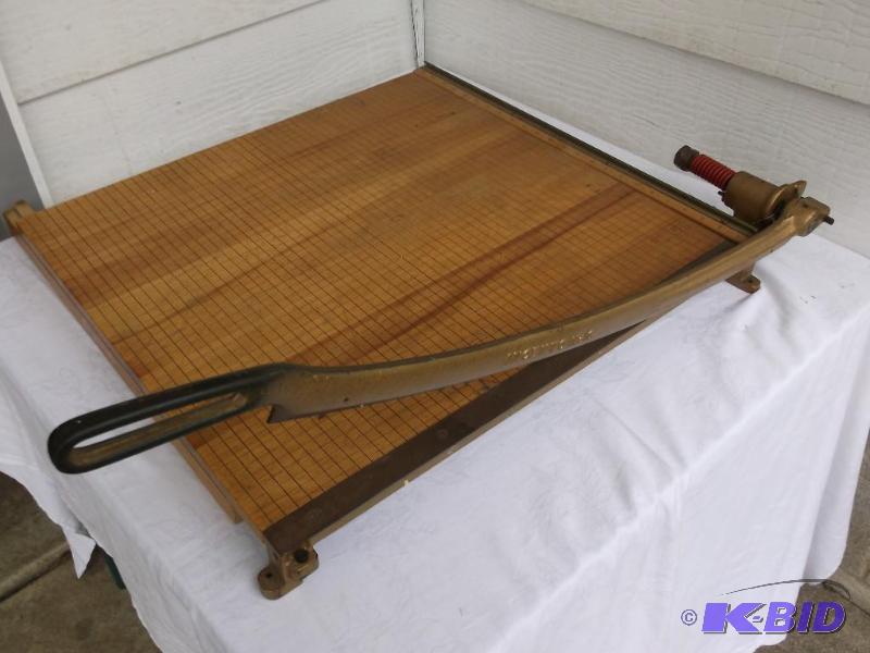 lot 46 image: Large Ingento No. 6 paper cutter appears in g...