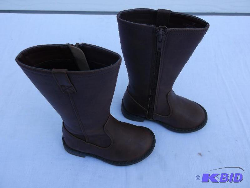lot 69 image: Cute pair of Kids Boots size 5 appear like ne...