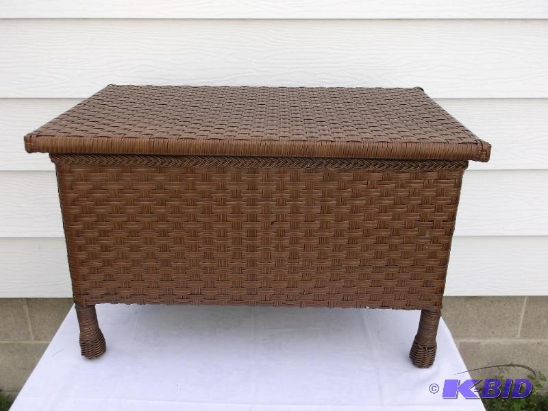 lot 82 image: Large Wicker style storage box measuring 18 1...