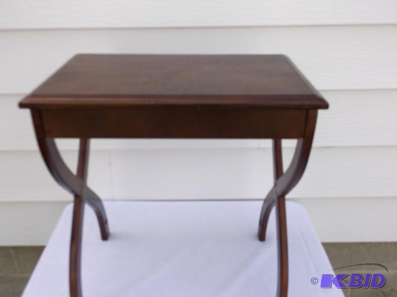 lot 85 image: Cute Cheery finish End Table measuring 14&quo...