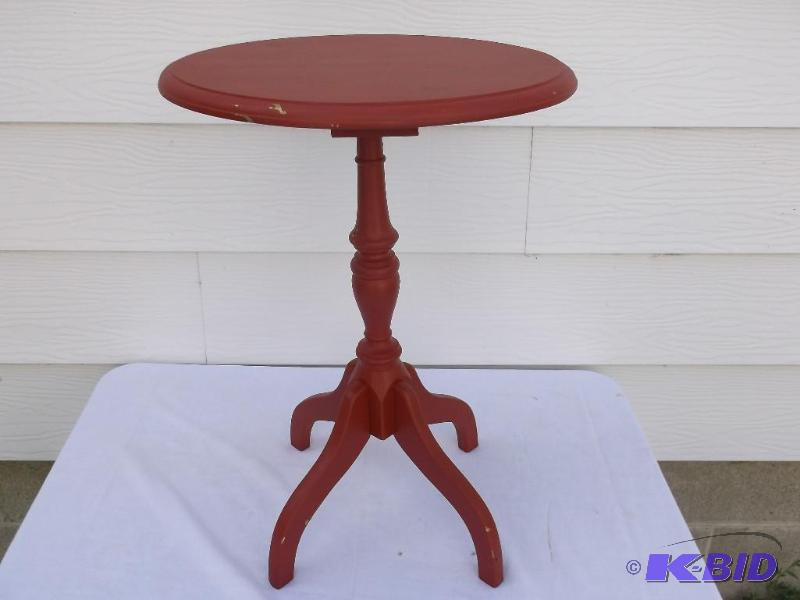 lot 86 image: Cute little painted End TablePlant Stand mea...
