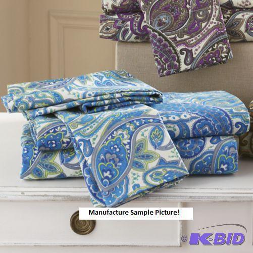 lot 142 image: Blue and White Print Sheet Set - Queen - 1 fl...