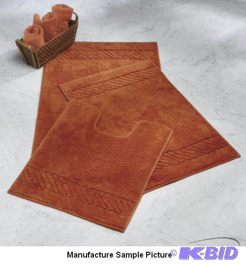 lot 146 image: Three Piece Bathroom Rug Set -&nbspWiggle yo...
