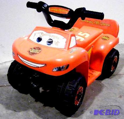 lot 184 image: Lightning McQueen Kids Ride On Toy - Comes wi...
