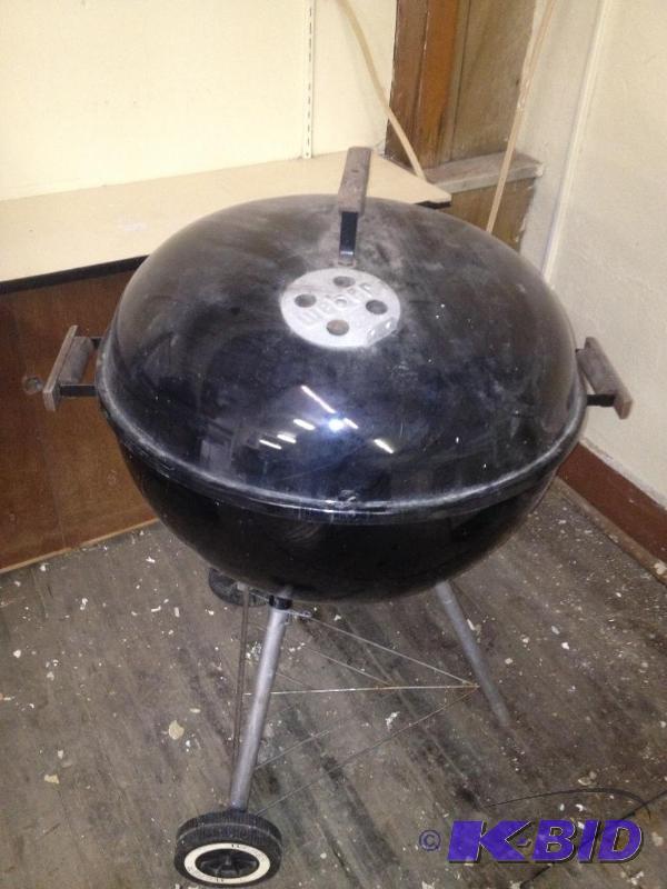 Weber Grill, has one new top grate...