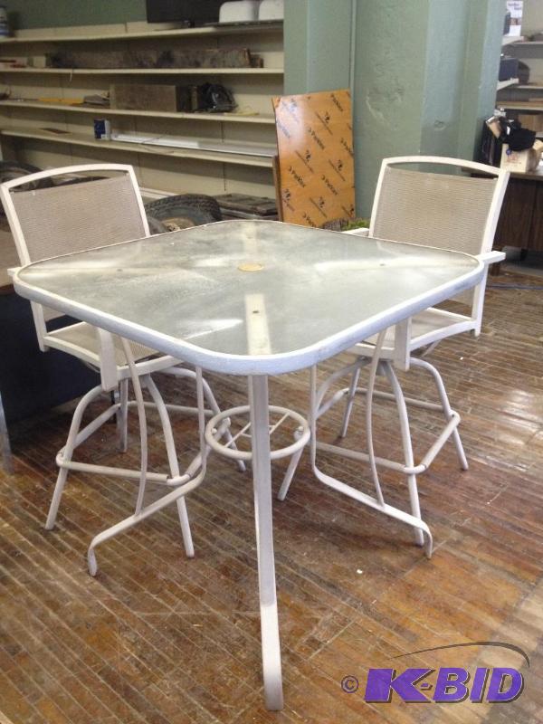 Patio Table with 2 chairs, bar height, good c...