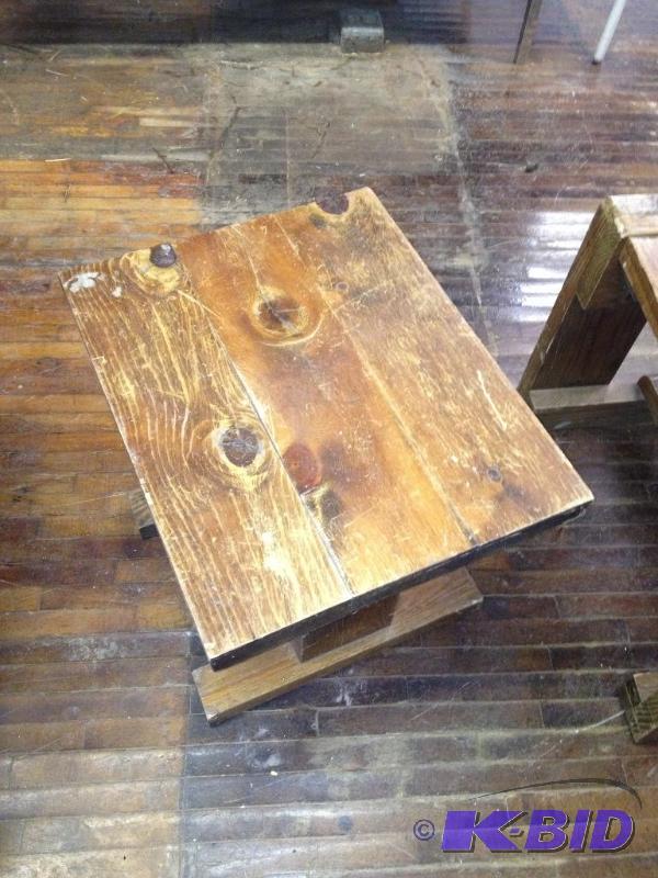 Solid Wood End Table&nbsp...