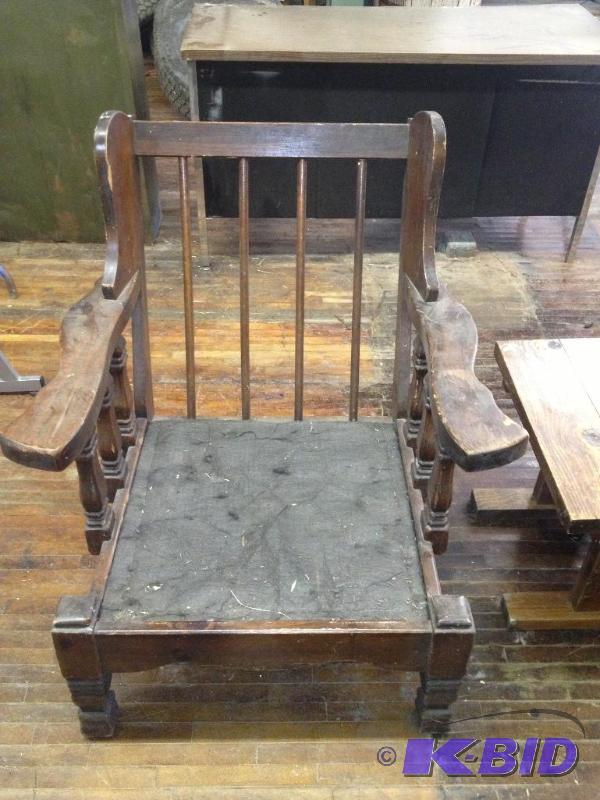 Solid Wood Vintage Chair, could use a little ...