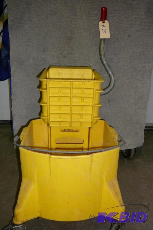 lot 30 image: Nice Mop Bucket...