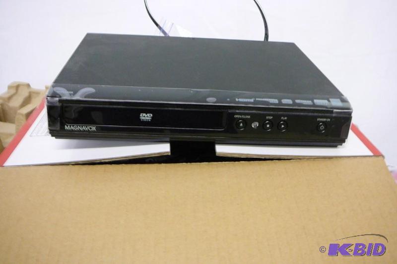 lot 7 image: Magnavox DVD Player MDV 3000 in box...