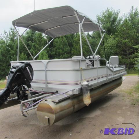 lot 1 image: Forester Pontoon