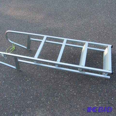 lot 4 image: Aluminum Ladder