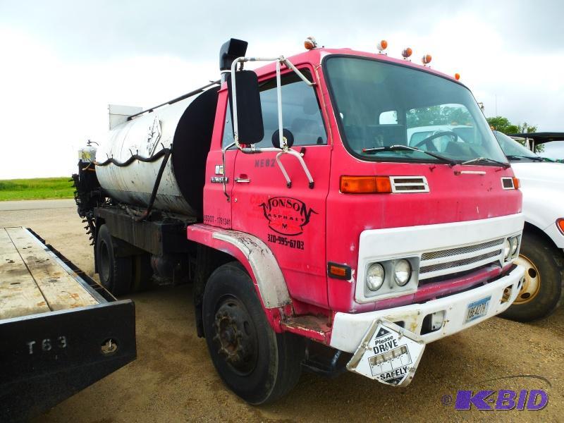 1984 Chevy Asphalt Oil tanker ME82 Chevy Til...