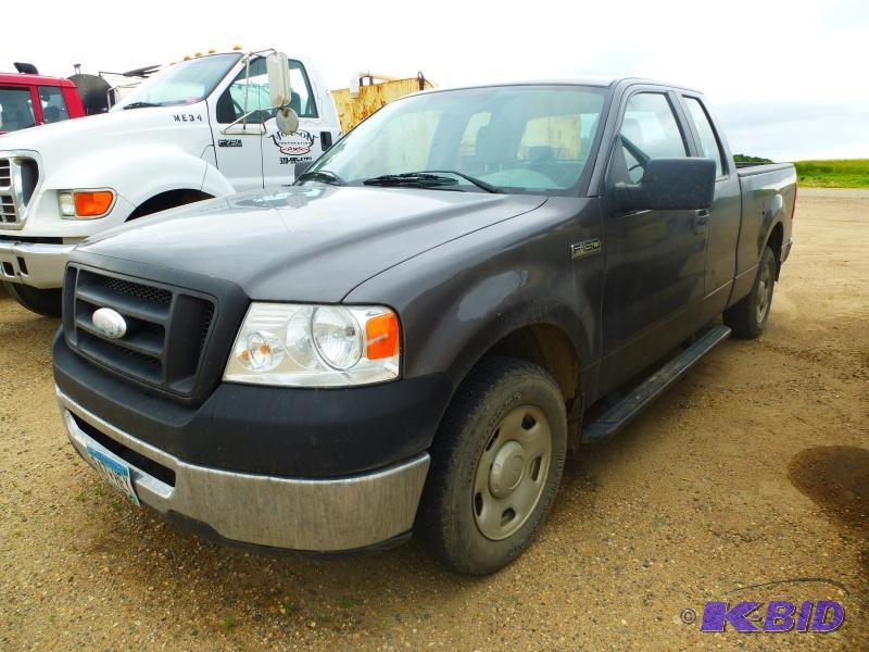 2007 Ford F-150 Extended cab 2WD TR39 Has 5....