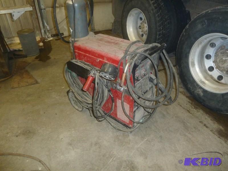 Lincoln Power&nbspMig welder Power Mig 225 ...