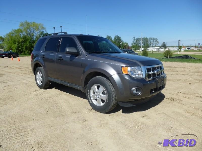 lot 2 image: 2009 Ford Escape XLT 4WD Has 3.0 Liter V6 en...