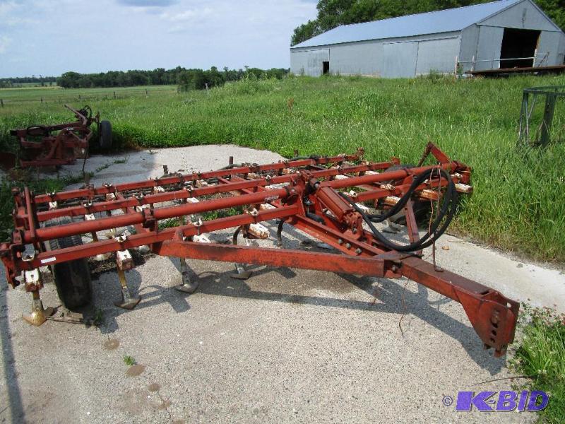 I.H 12 Digger, nice condition, in working or...