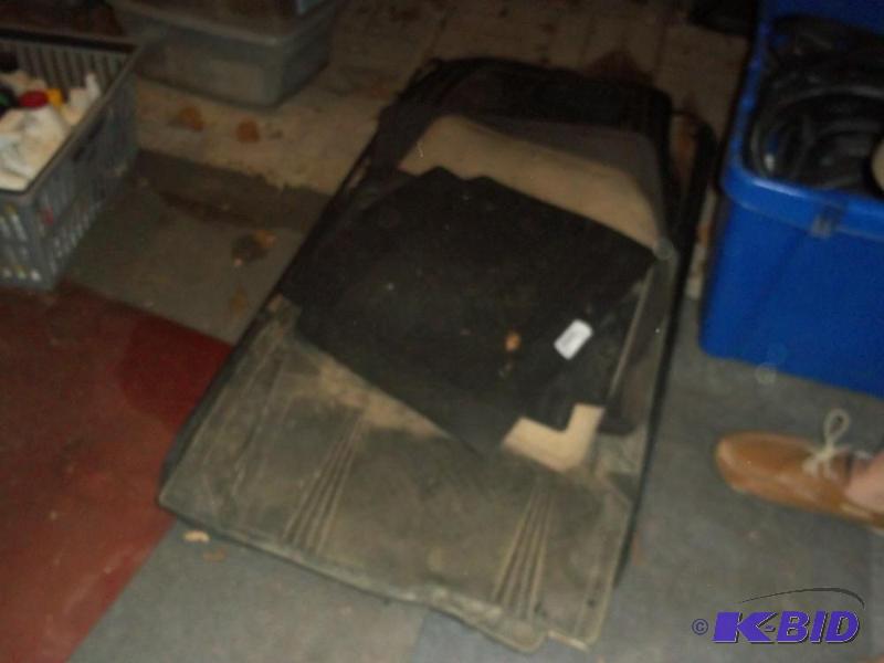 lot 101 image: Misc. Floor Mats
