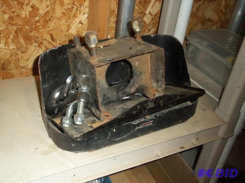 lot 103 image: Jeep parts