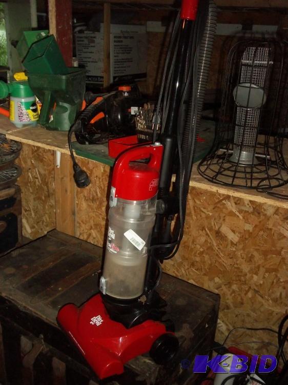 lot 134 image: vacume cleaner