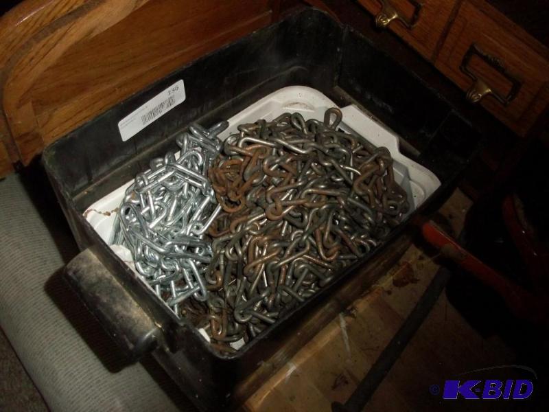 lot 136 image: Chain