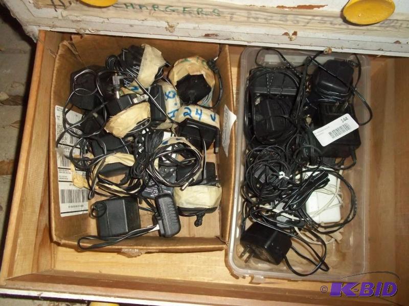 lot 144 image: Power inverters