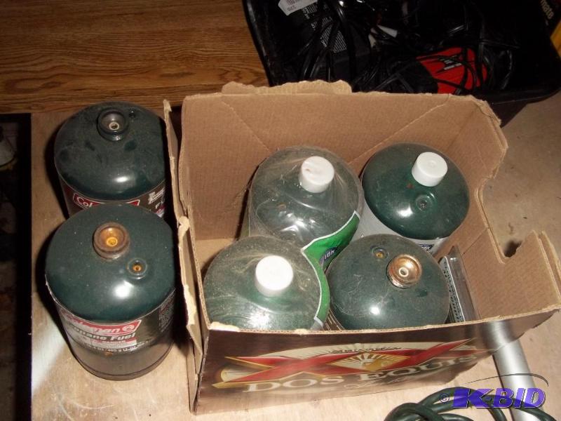 lot 171 image: Propane cylinders