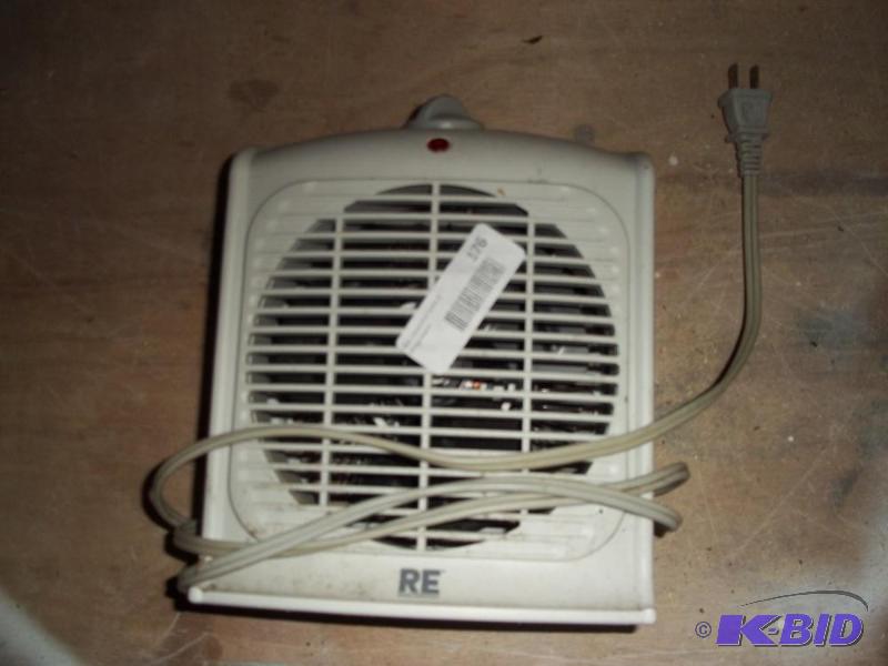 lot 176 image: electric heater