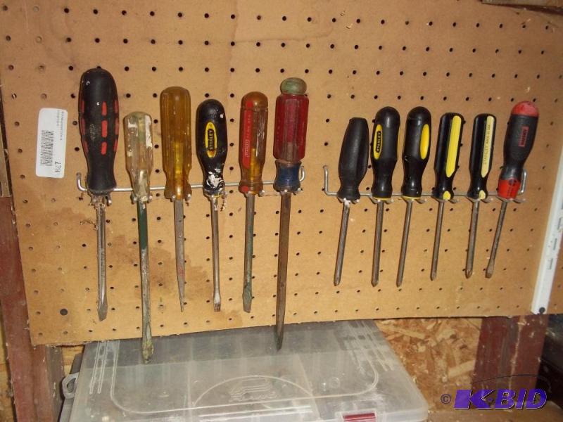 lot 178 image: screwdriver assortment