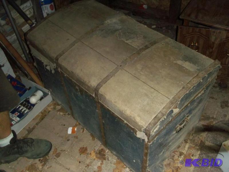 lot 184 image: Antique Large Trunk