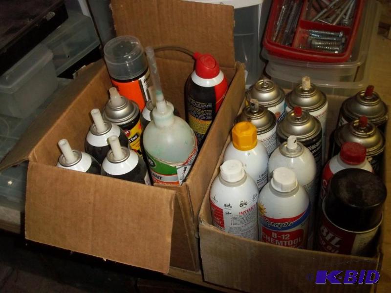 lot 189 image: 2 boxes of misc automotive fluids
