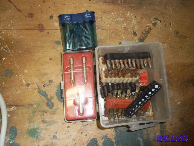 lot 194 image: misc drive bits