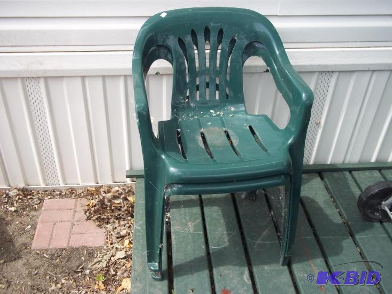 lot 20 image: 2 green plastic chairs