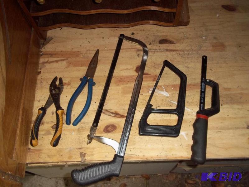 lot 213 image: 3 hack saws, needle nose and pair of plyers