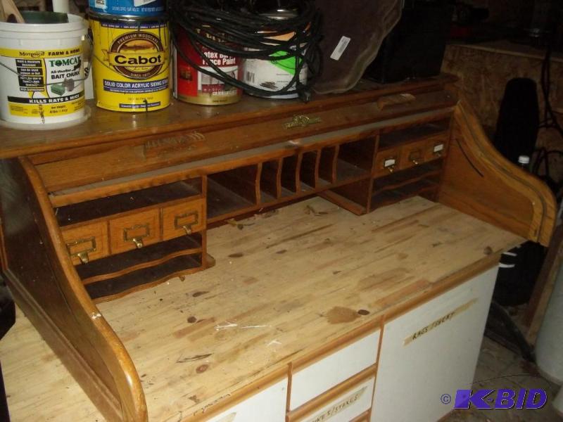 lot 218 image: role top desk top