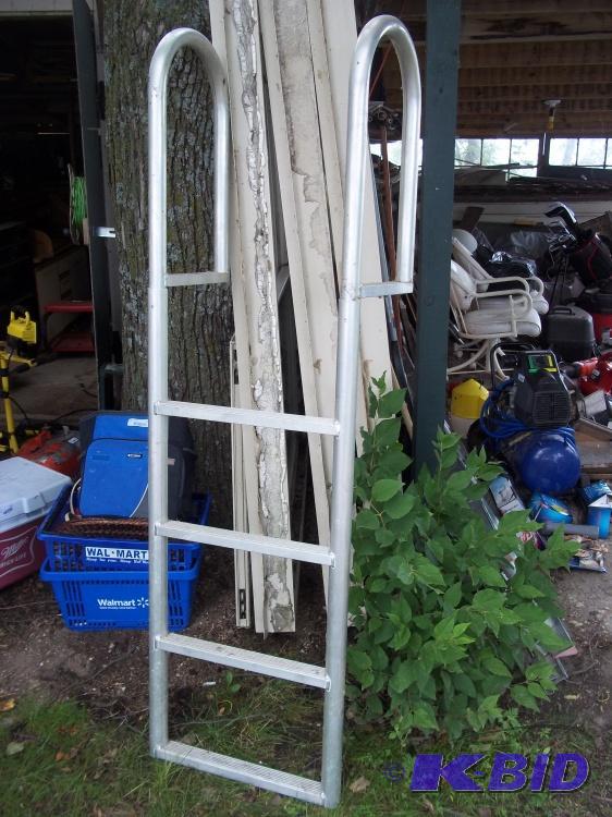 lot 227 image: 4 step aluminum dock ladder