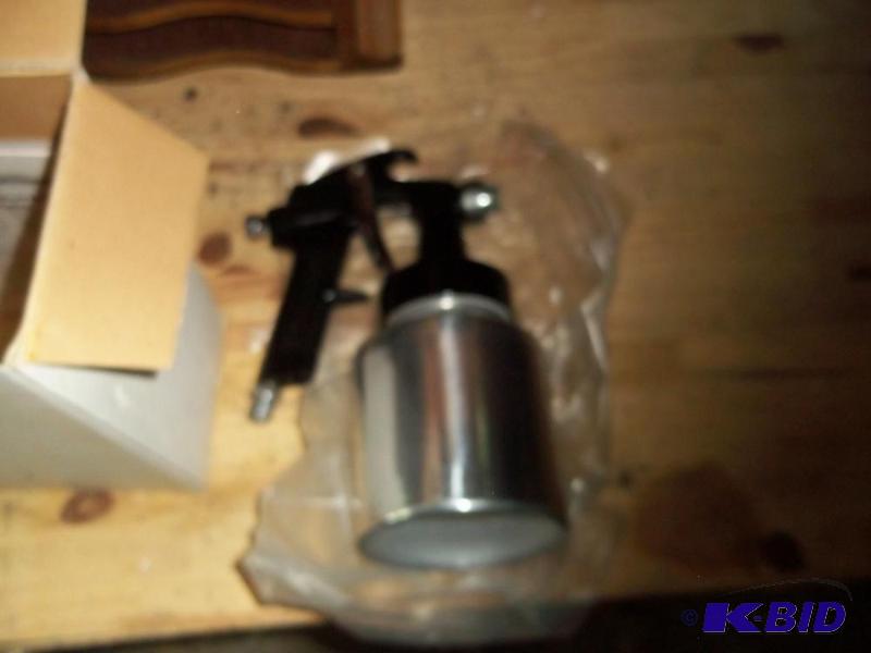 lot 229 image: paint sprayer, new, still in the box