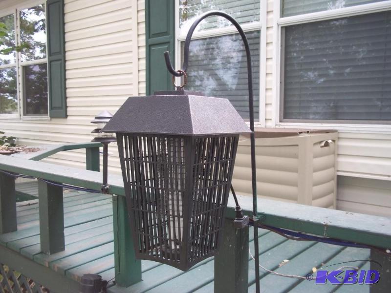 lot 26 image: bug zapper