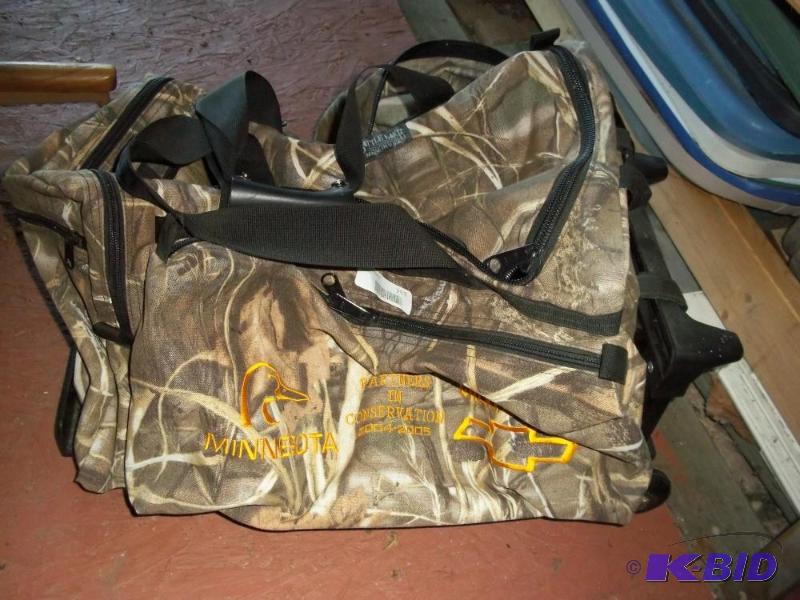 lot 263 image: camo rolling duffle bag