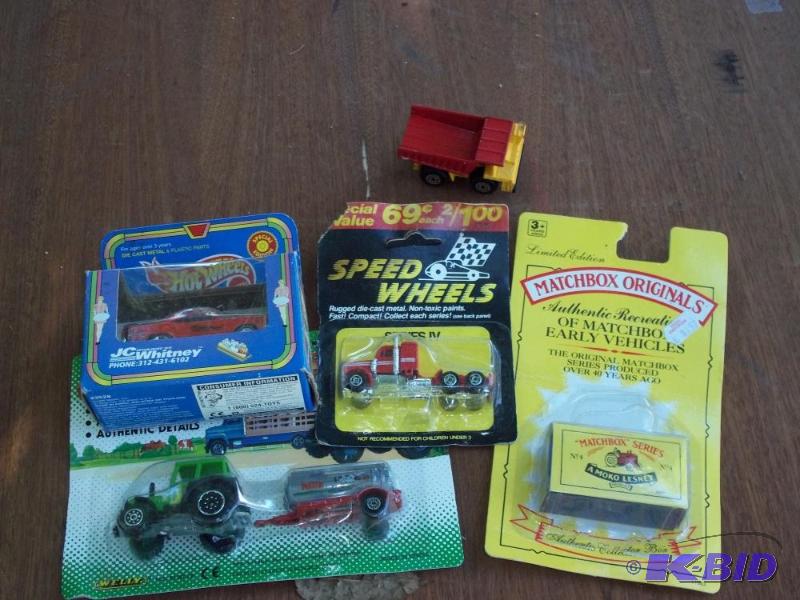 lot 277 image: JC Whitney Roadrunner-speed wheels truck-country tractor - dump truck no pkg-matchbox tractor