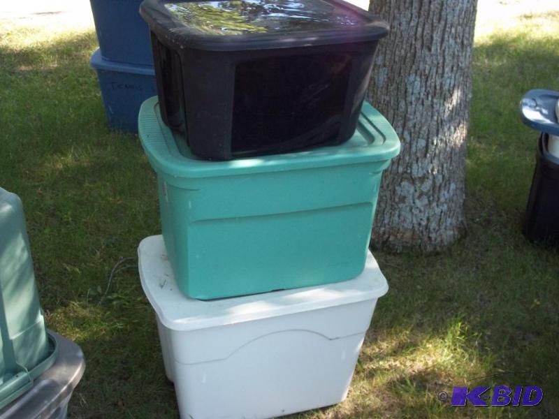 lot 281 image: 3 plastic totes with lids