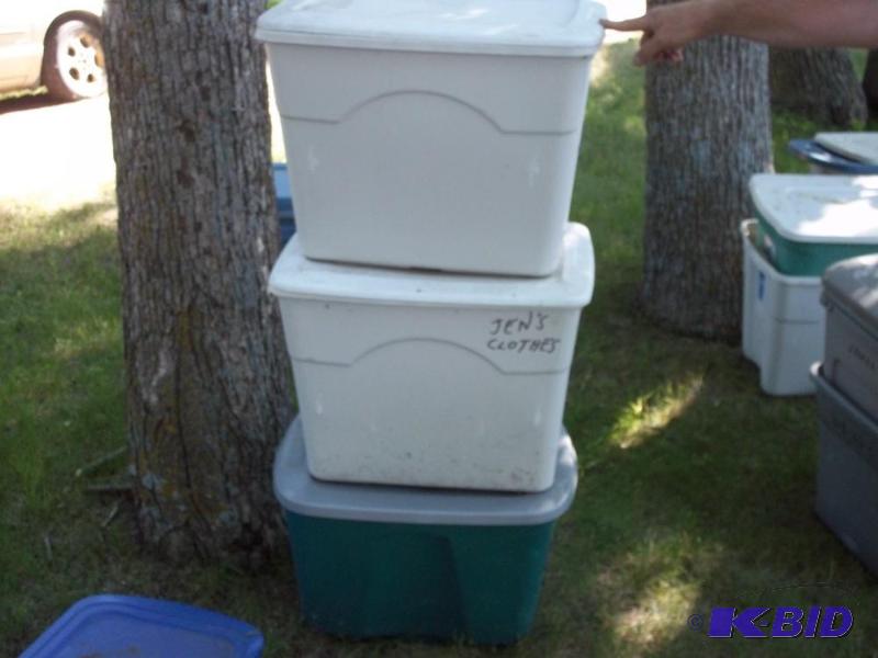 lot 284 image: 3 plastic totes with lids