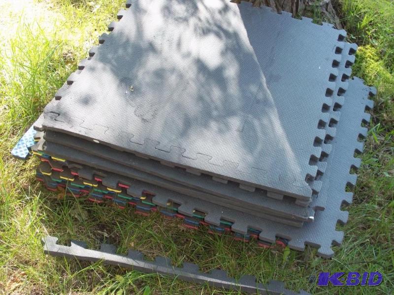 lot 289 image: exersize mat