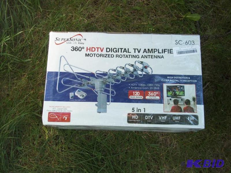 lot 311 image: 2 rotating TV antenas - new in the box