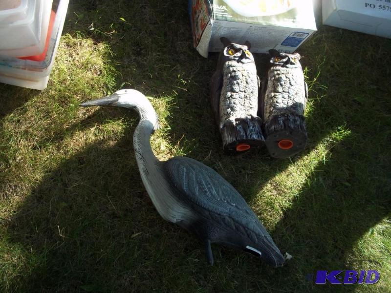 lot 312 image: 2 owl decoy and 1 crane decoy