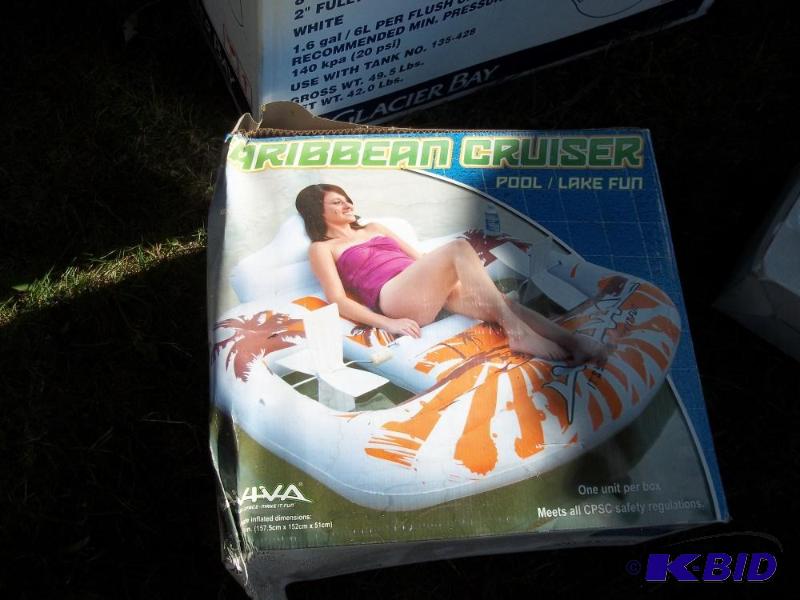 lot 313 image: carribean cruser inflatable paddle boat