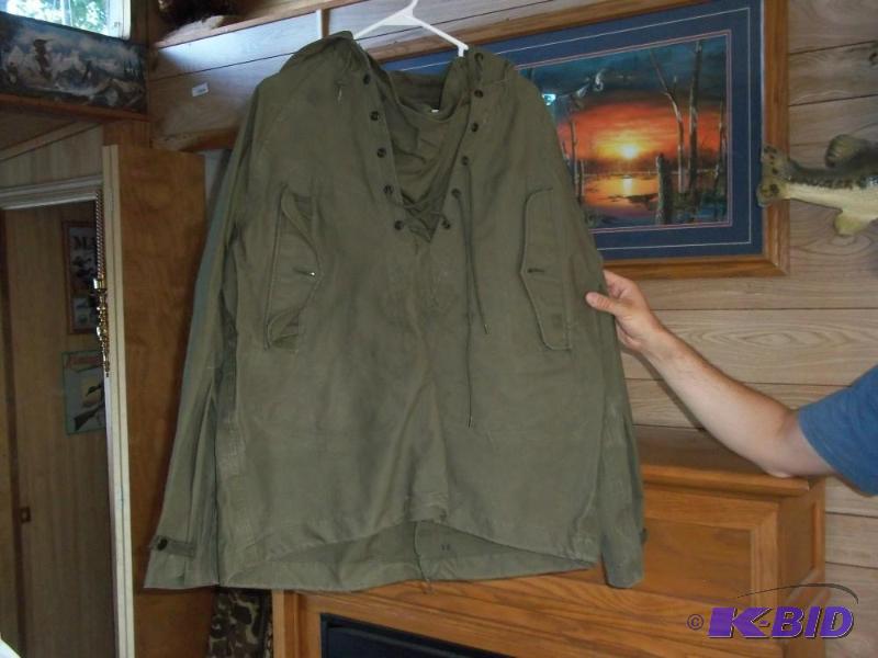 lot 341 image: Military issue poncho