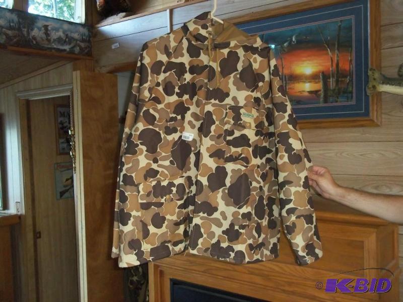 lot 342 image: L Hodgman camo raincoat