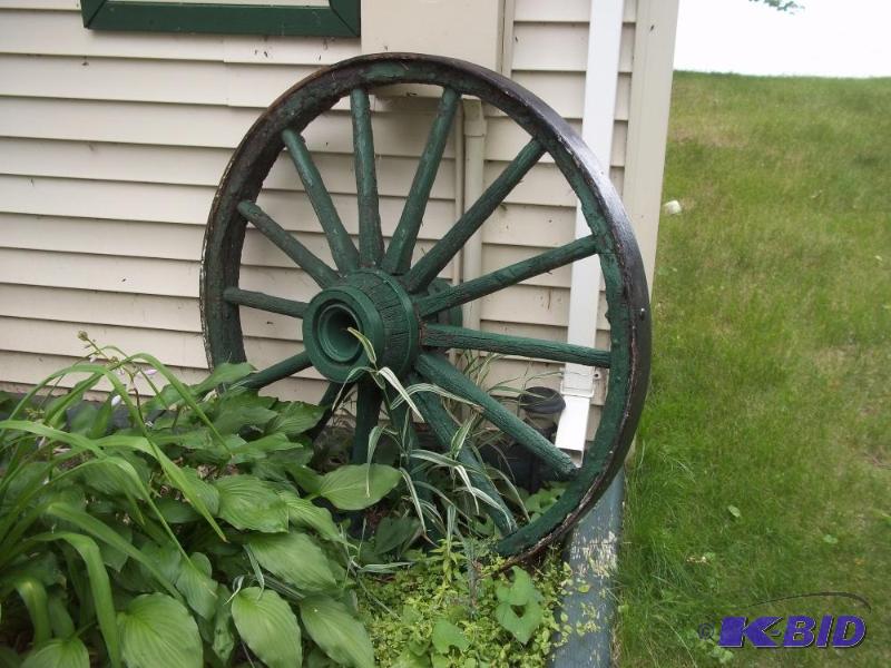 lot 35 image: Antiquegenuine Wagon wheel
