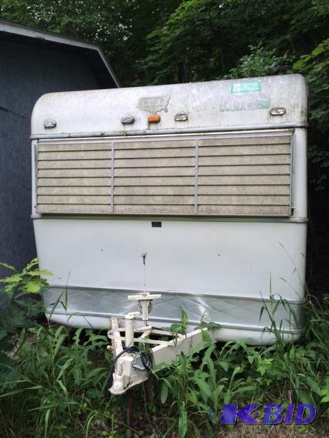 lot 4 image: Camper
